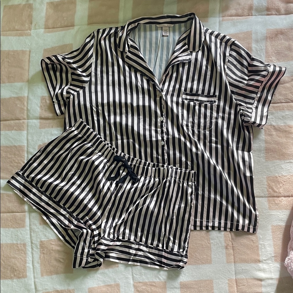 VS Icon Black and Pink Pajama Set